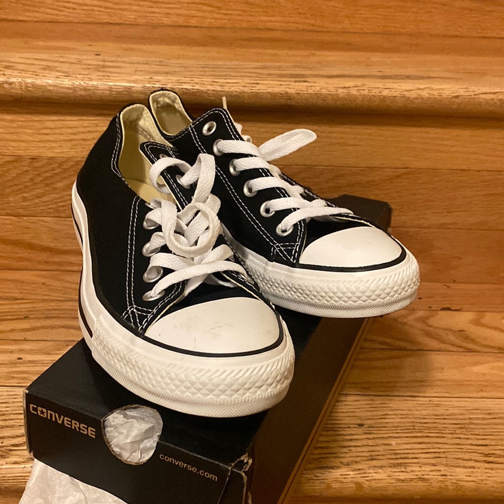 Converse sneakers Unisex brand new.